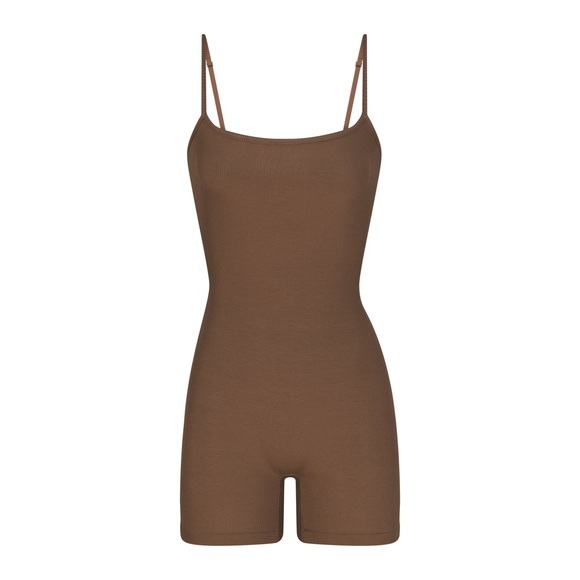 Skims soft lounge scoop onesie - Picture 3 of 6